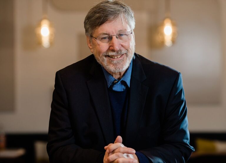 Bessel A. van der Kolk : pionnier de la guérison des traumatismes