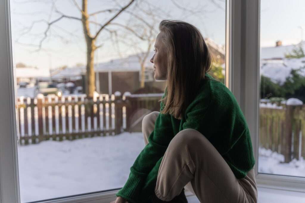 Ne pas rester seul face à la déprime hivernale : quand et comment demander de l’aide